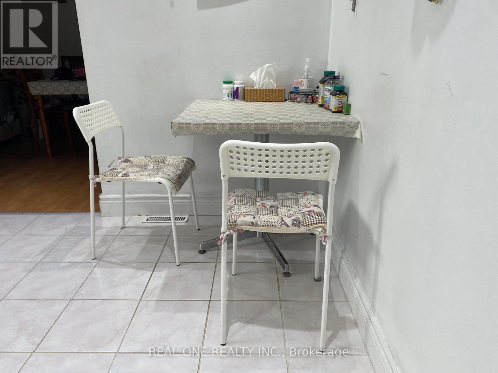 Main - 334 Chester Le Boulevard, Toronto, Ontario  M1W 2K6 - Photo 5 - E12787556