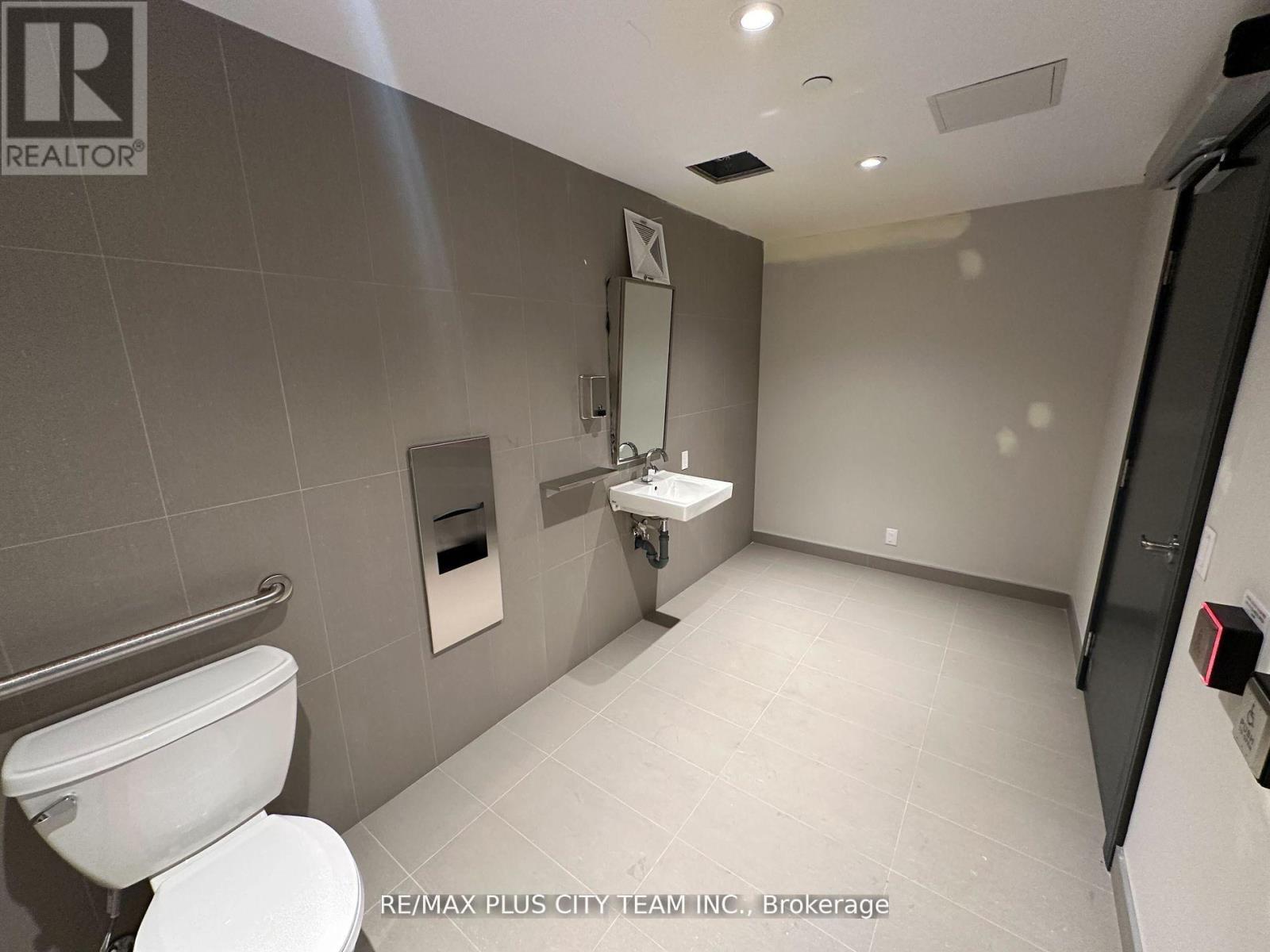 1402 - 45 Baseball Place, Toronto, Ontario  M4M 0H1 - Photo 25 - E12787636