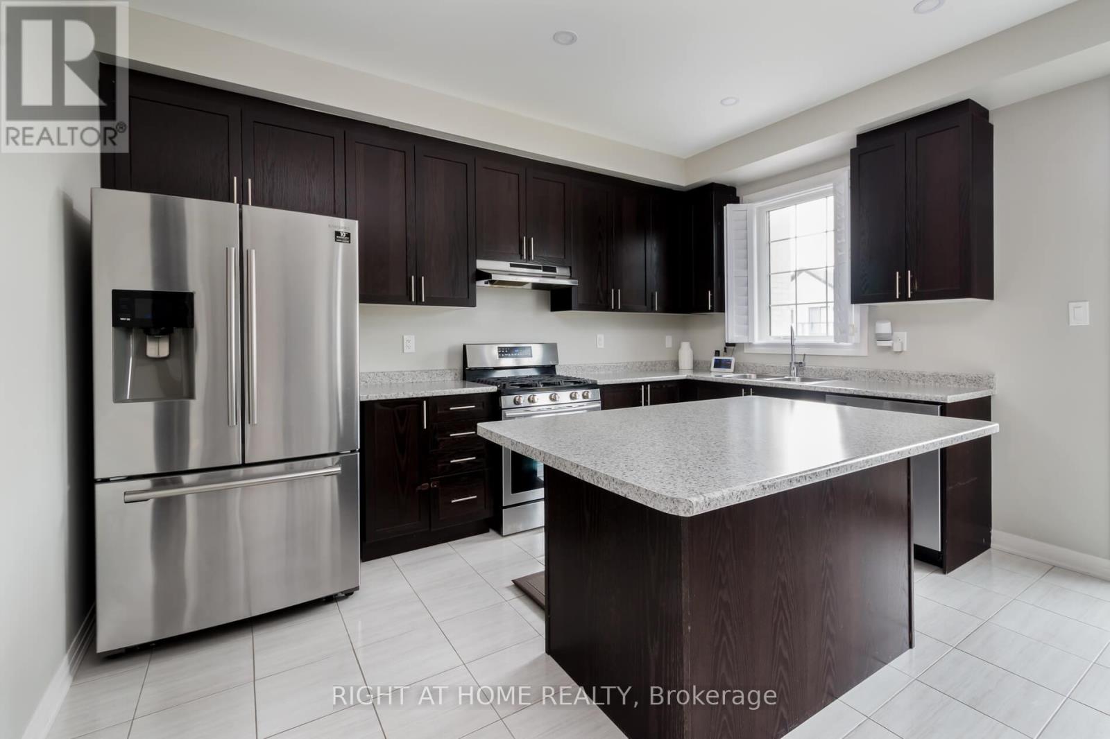 5 Pridham Place, New Tecumseth (Tottenham), Ontario  L0G 1W0 - Photo 13 - N12787576