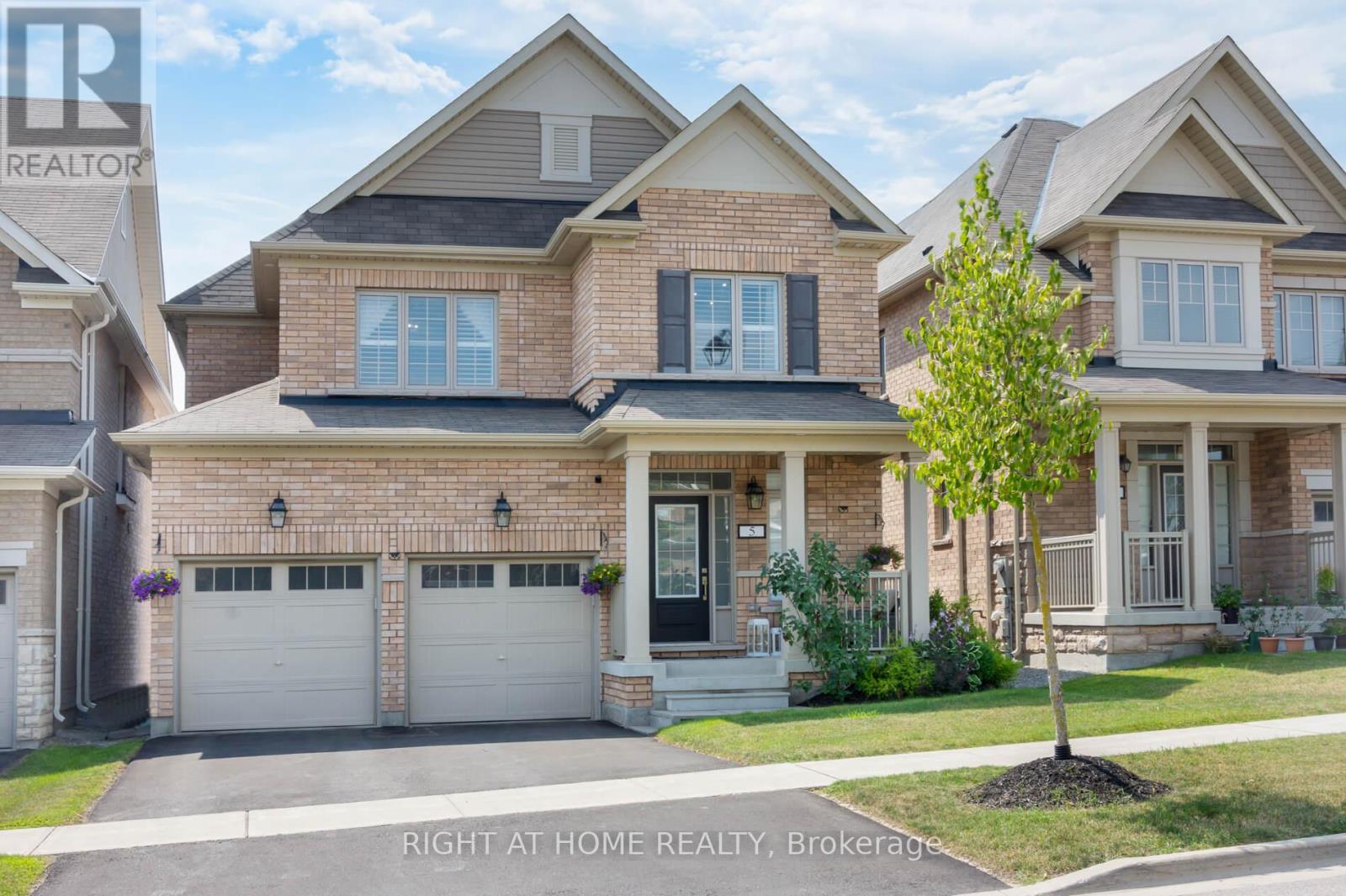 5 Pridham Place, New Tecumseth (Tottenham), Ontario  L0G 1W0 - Photo 3 - N12787576