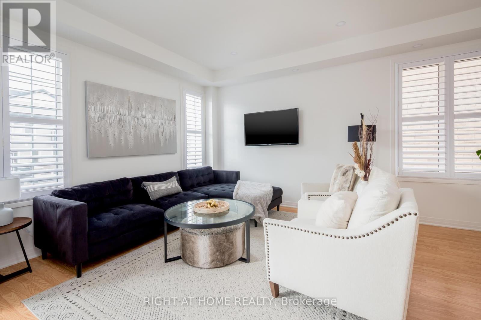 5 Pridham Place, New Tecumseth (Tottenham), Ontario  L0G 1W0 - Photo 9 - N12787576