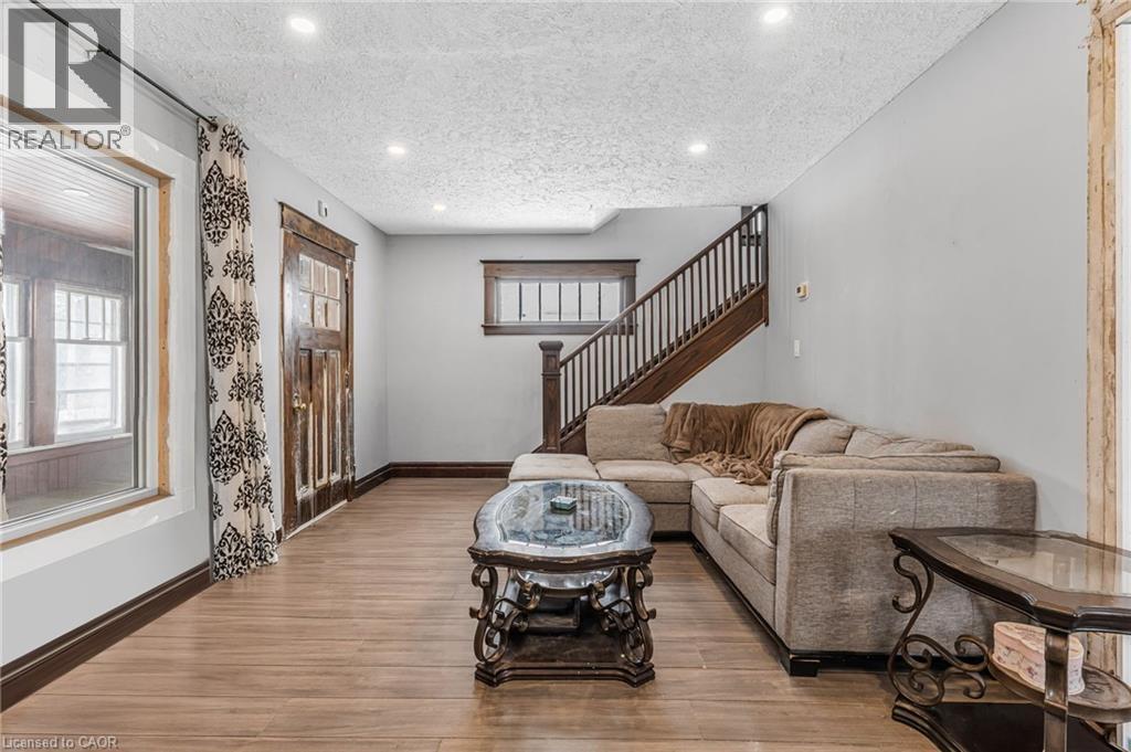 221 Bowen Road, Fort Erie, Ontario  L2A 2Y6 - Photo 4 - 40803002