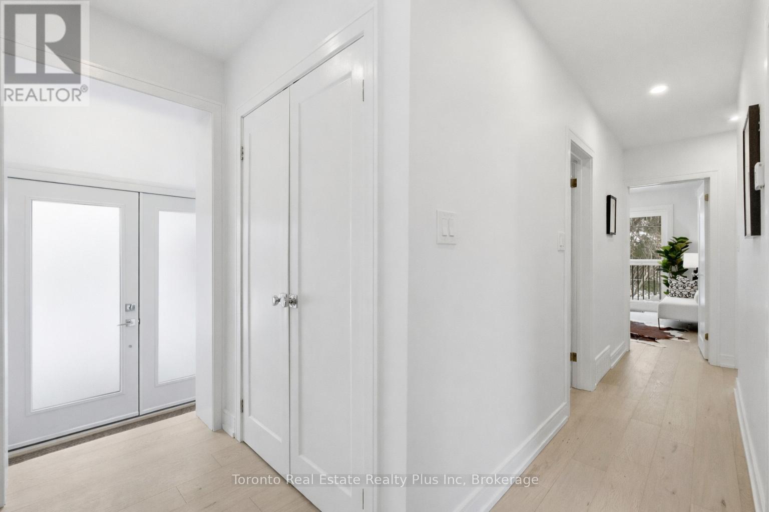 3 Blithfield Avenue, Toronto, Ontario  M2K 1X9 - Photo 4 - C12785756