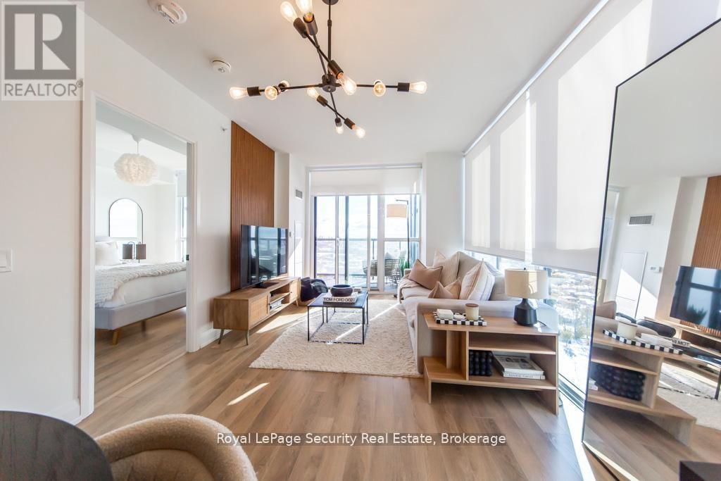 2009 - 1461 Lawrence Avenue W, Toronto, Ontario  M6L 0A6 - Photo 7 - W12787550