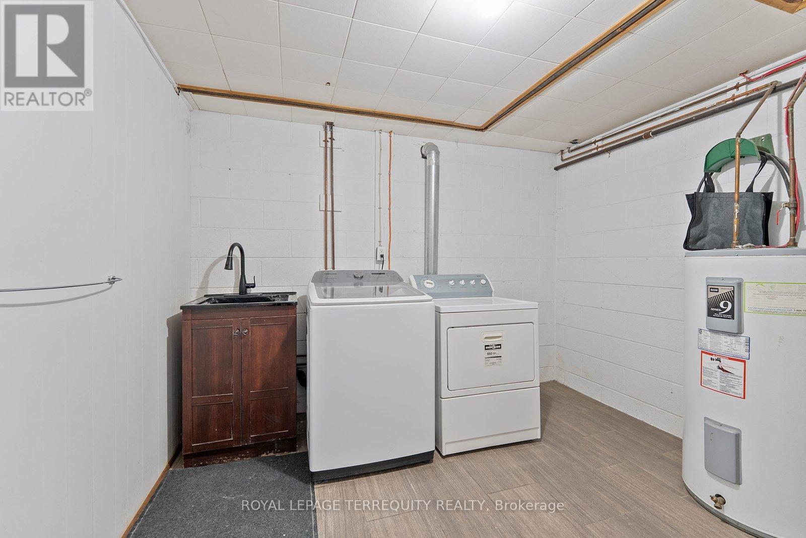 6 Peacham Crescent, Toronto, Ontario  M3M 1S1 - Photo 34 - W12787574