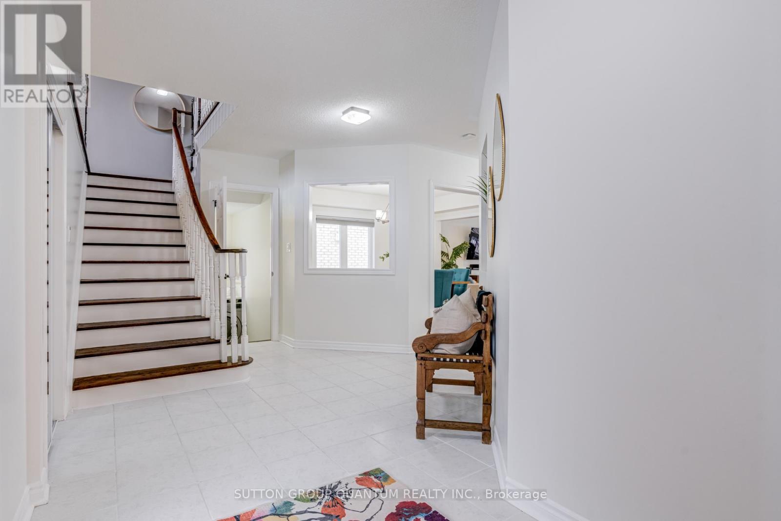 2152 Glenfield Road, Oakville, Ontario  L6M 3S6 - Photo 5 - W12787582