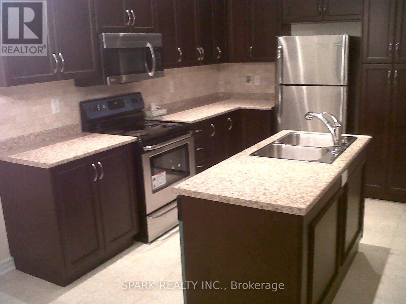 15 Kawana Road, Brampton, Ontario  L6Y 0V9 - Photo 7 - W12787588