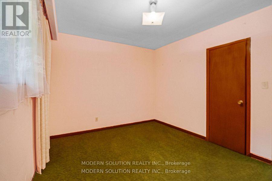 177 Eaglewood Boulevard, Mississauga, Ontario  L5G 1V8 - Photo 16 - W12787590