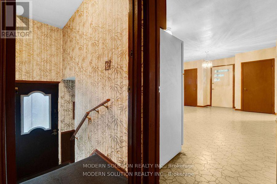 177 Eaglewood Boulevard, Mississauga, Ontario  L5G 1V8 - Photo 22 - W12787590