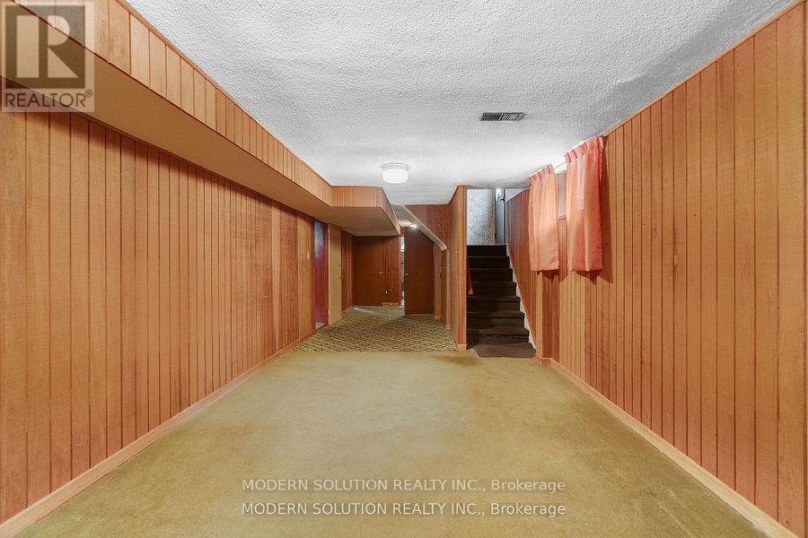 177 Eaglewood Boulevard, Mississauga, Ontario  L5G 1V8 - Photo 23 - W12787590