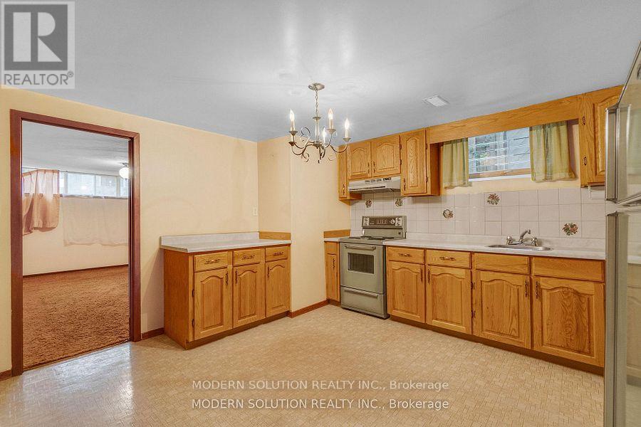 177 Eaglewood Boulevard, Mississauga, Ontario  L5G 1V8 - Photo 26 - W12787590