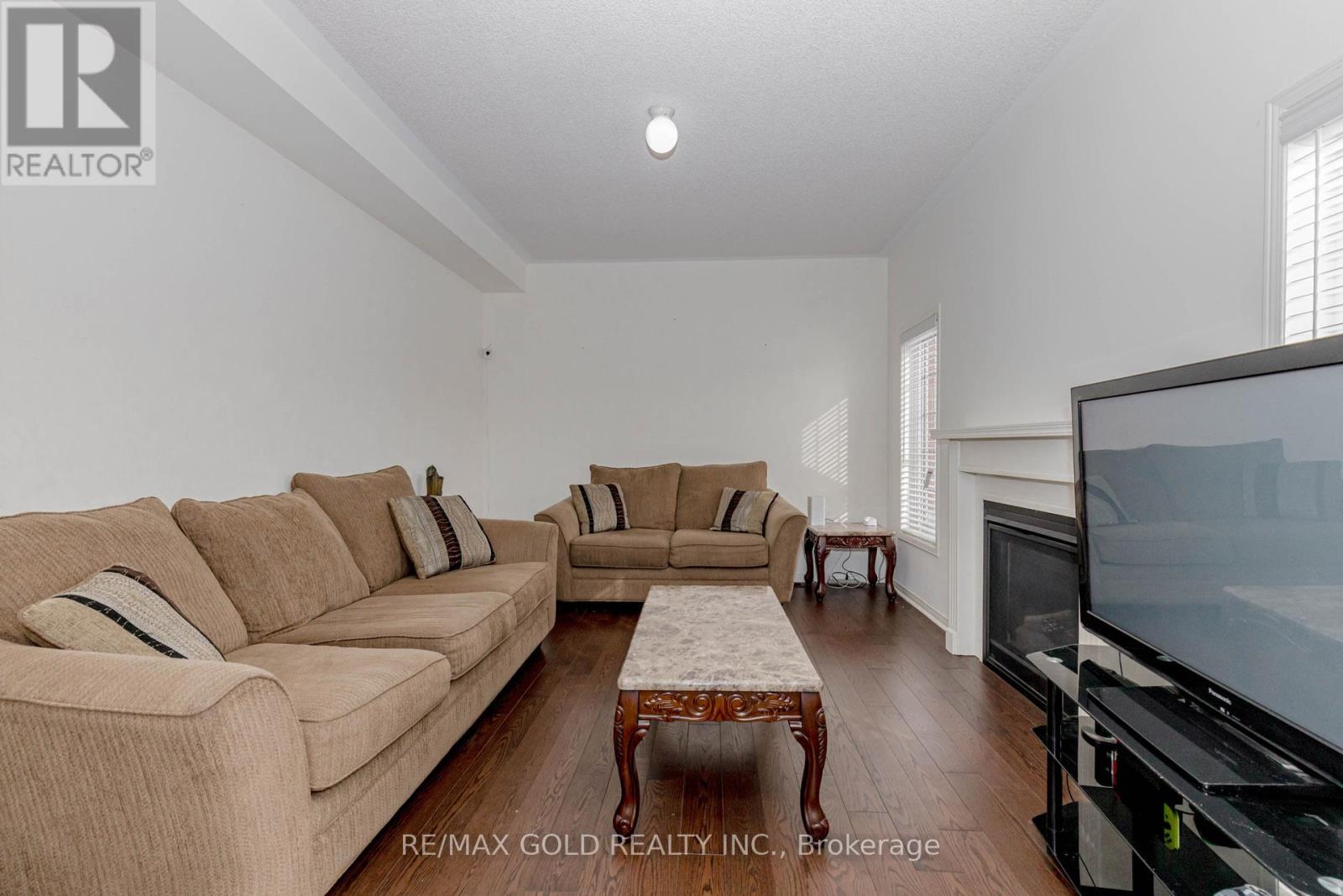 24 Cookview Drive, Brampton, Ontario  L6R 3T6 - Photo 11 - W12787592