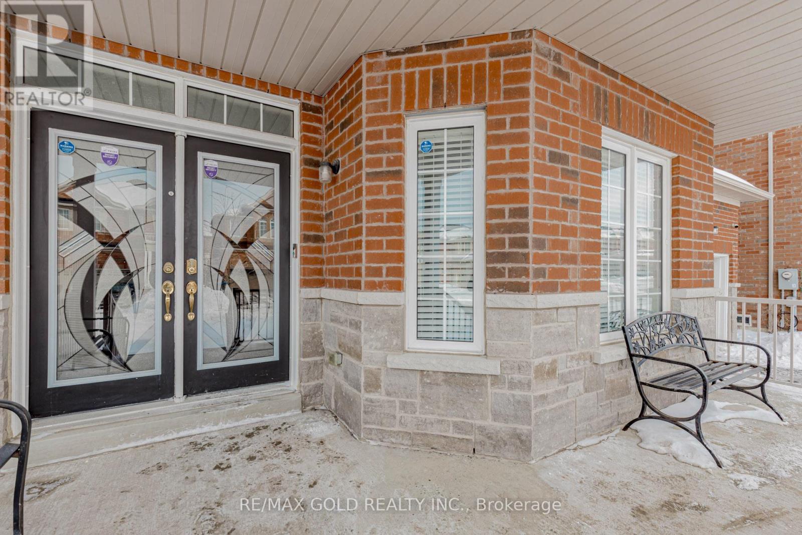 24 Cookview Drive, Brampton, Ontario  L6R 3T6 - Photo 3 - W12787592