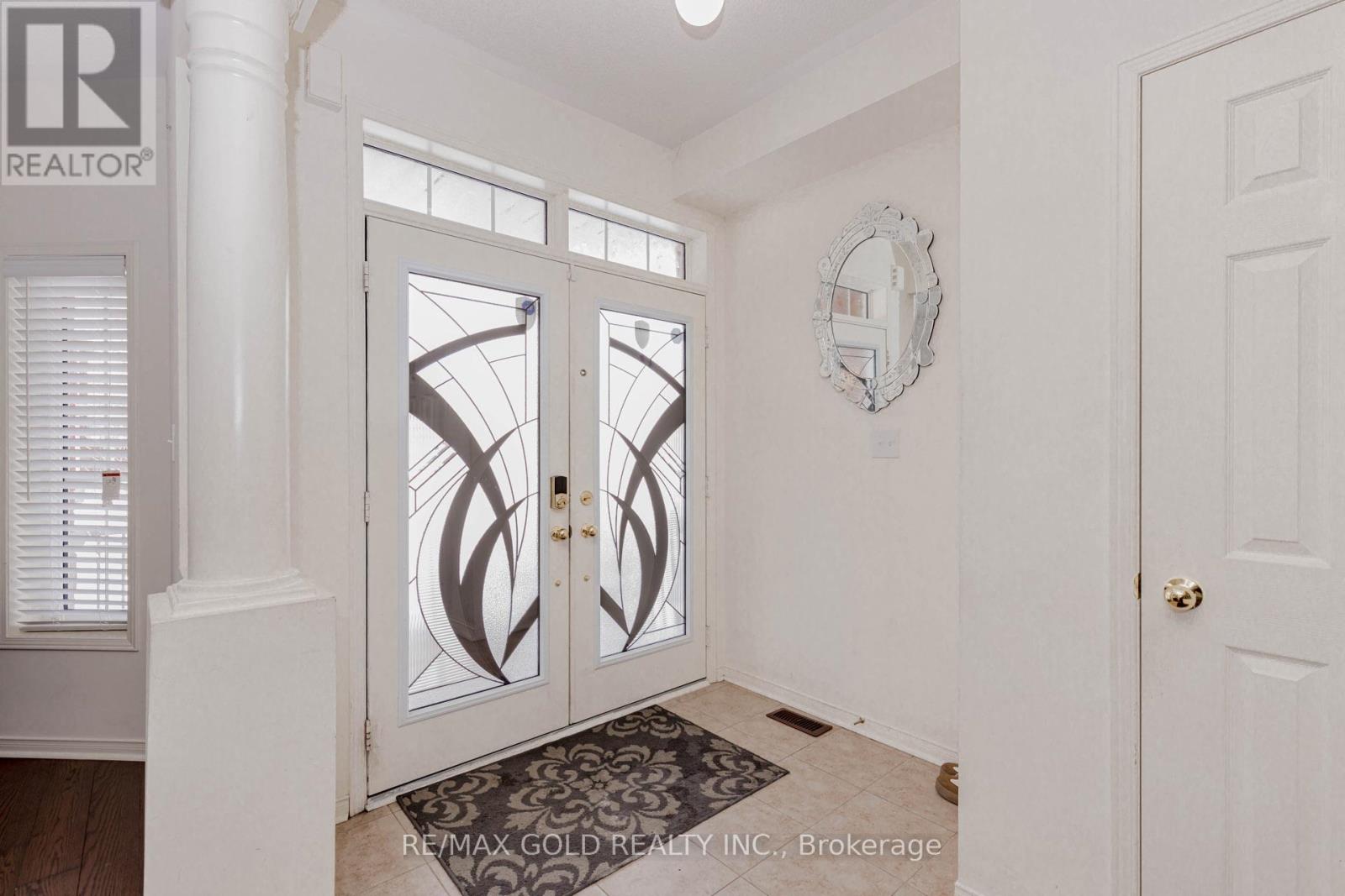 24 Cookview Drive, Brampton, Ontario  L6R 3T6 - Photo 5 - W12787592