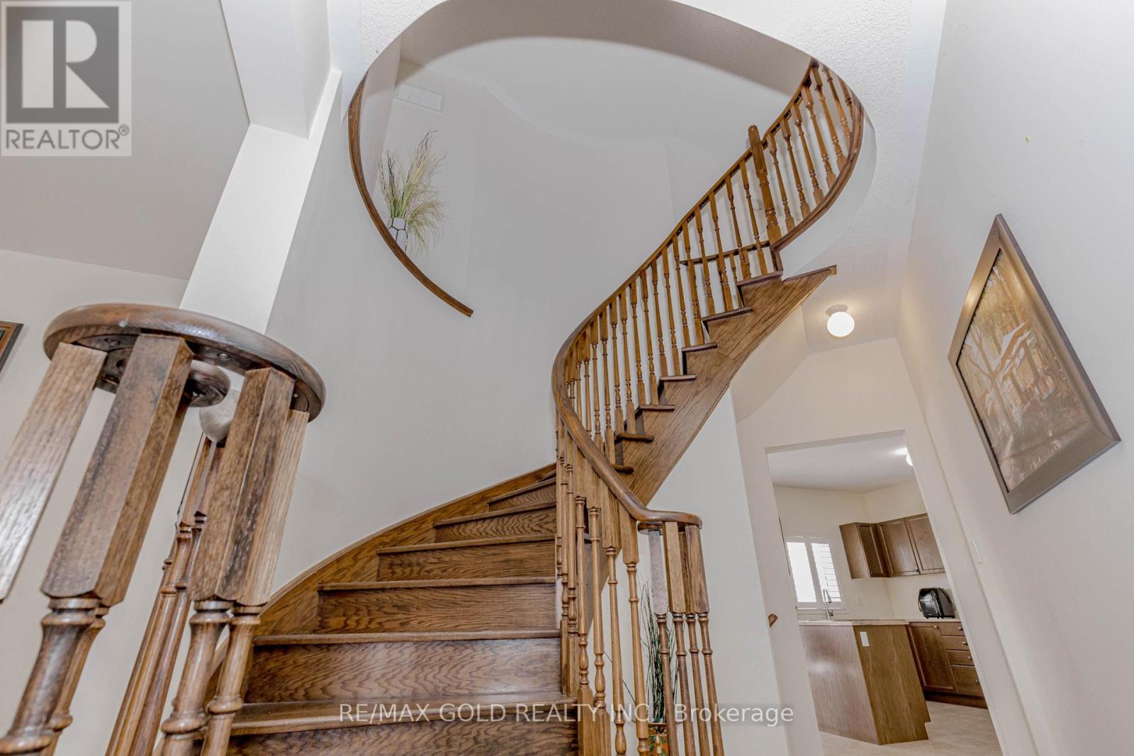 24 Cookview Drive, Brampton, Ontario  L6R 3T6 - Photo 6 - W12787592