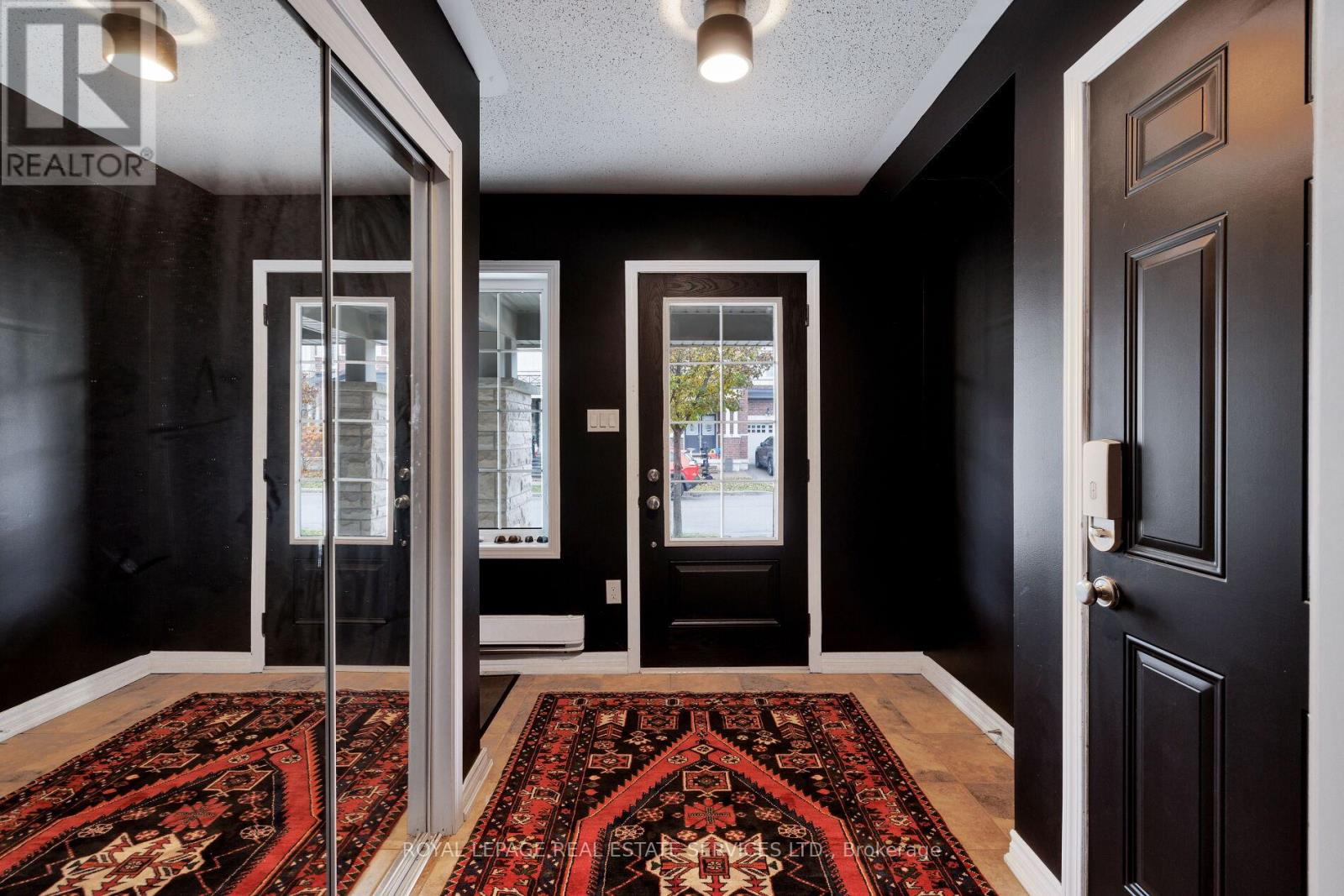 220 Sarah Cline Drive, Oakville, Ontario  L6M 0V3 - Photo 3 - W12787634