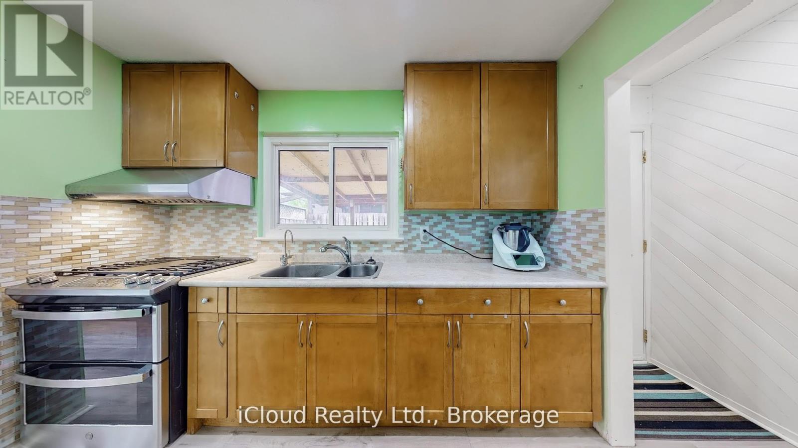 19 Flamingo Crescent, Brampton, Ontario  L6T 2G4 - Photo 12 - W12787646