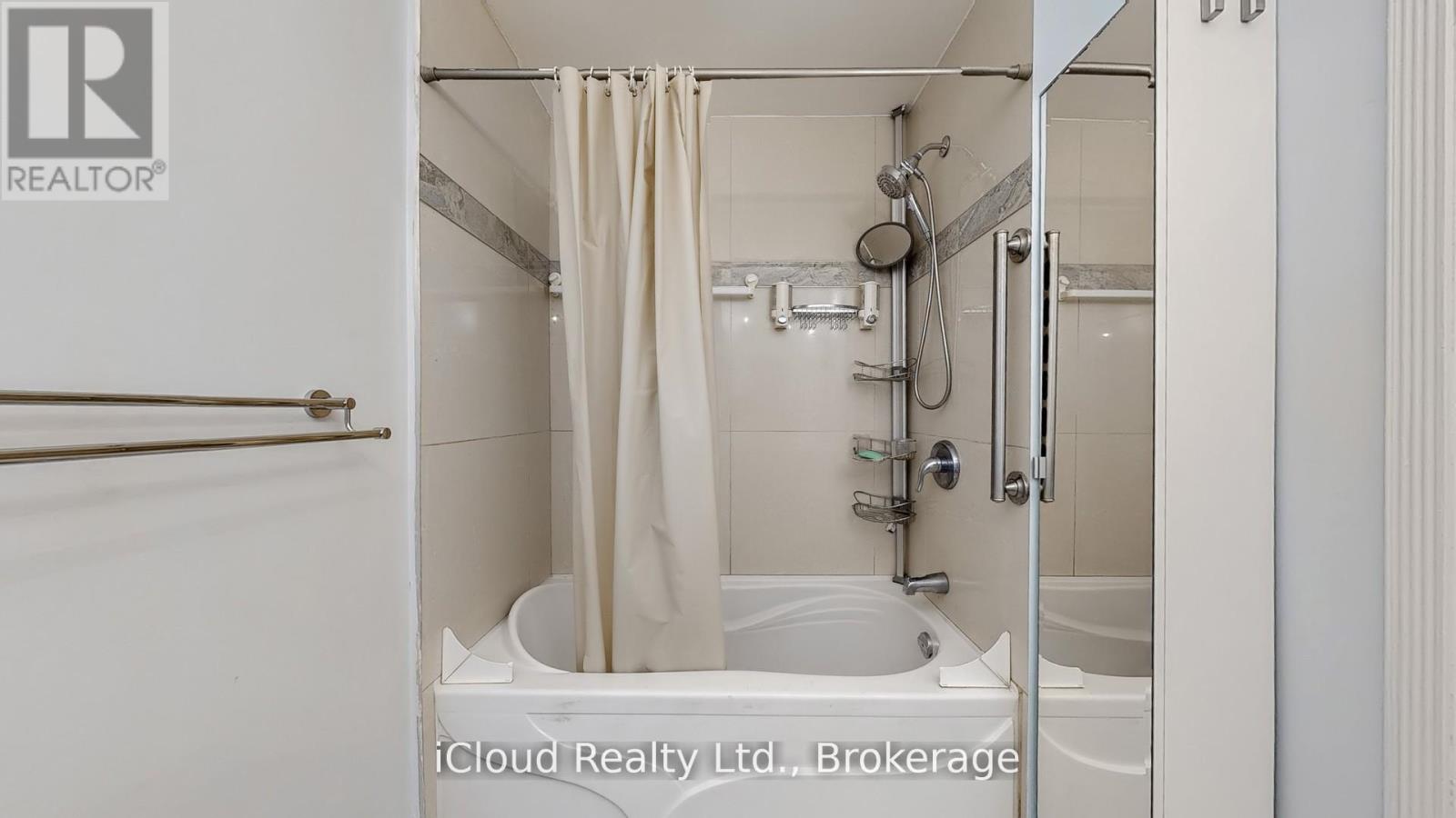 19 Flamingo Crescent, Brampton, Ontario  L6T 2G4 - Photo 21 - W12787646