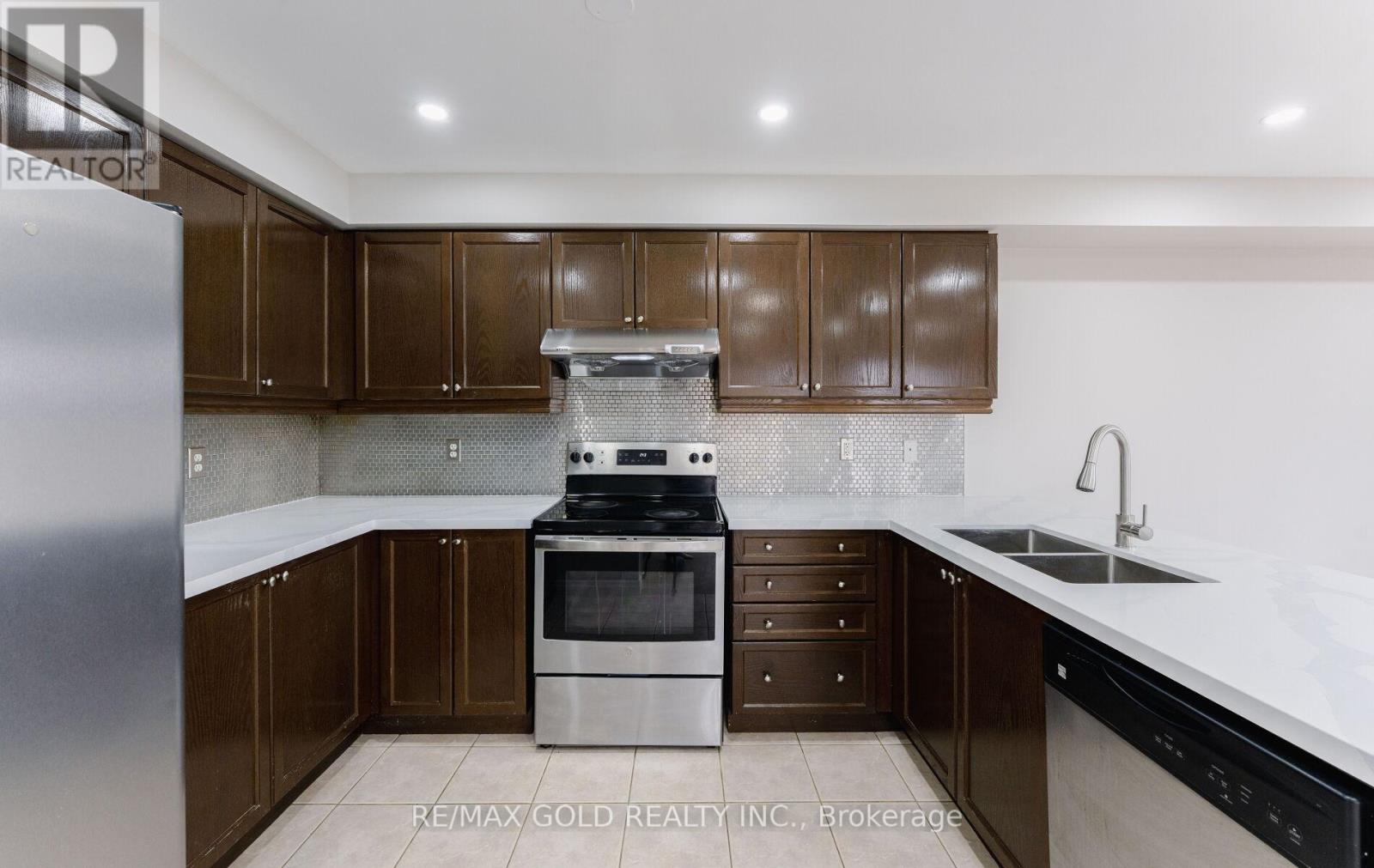 45 Seachart Place, Brampton (Brampton East), Ontario  L6P 3E1 - Photo 20 - W12787660