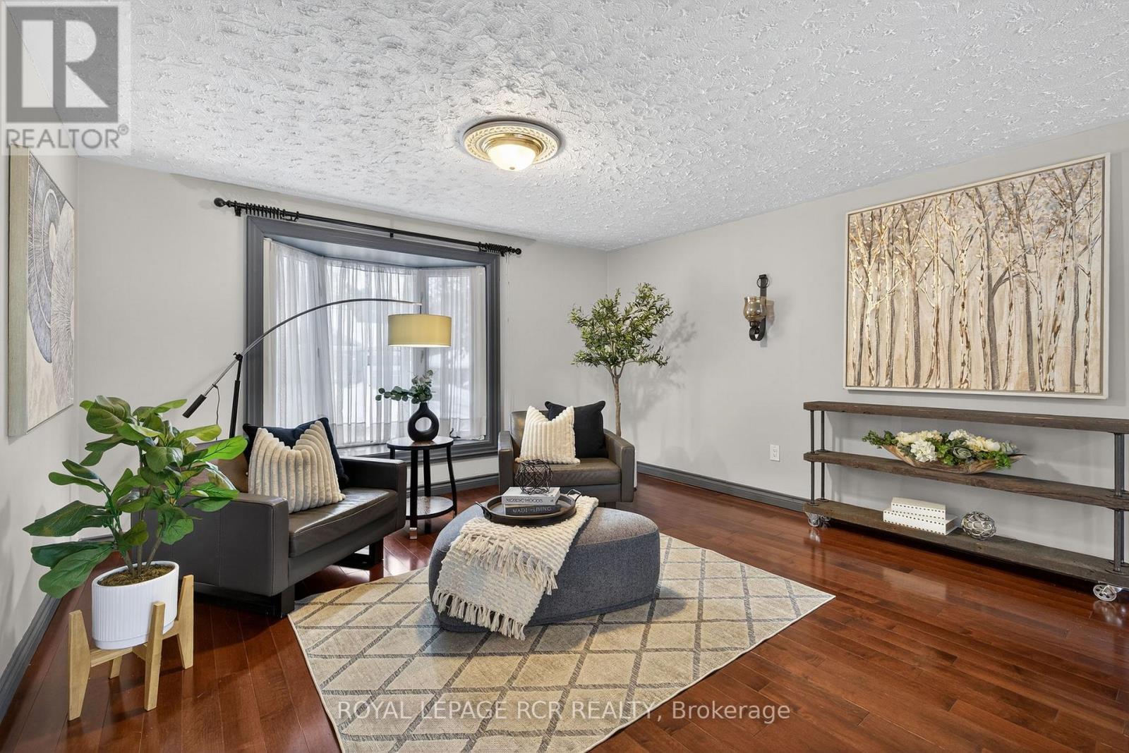 11 Hilltop Drive, Caledon, Ontario  L7C 1K7 - Photo 10 - W12787686