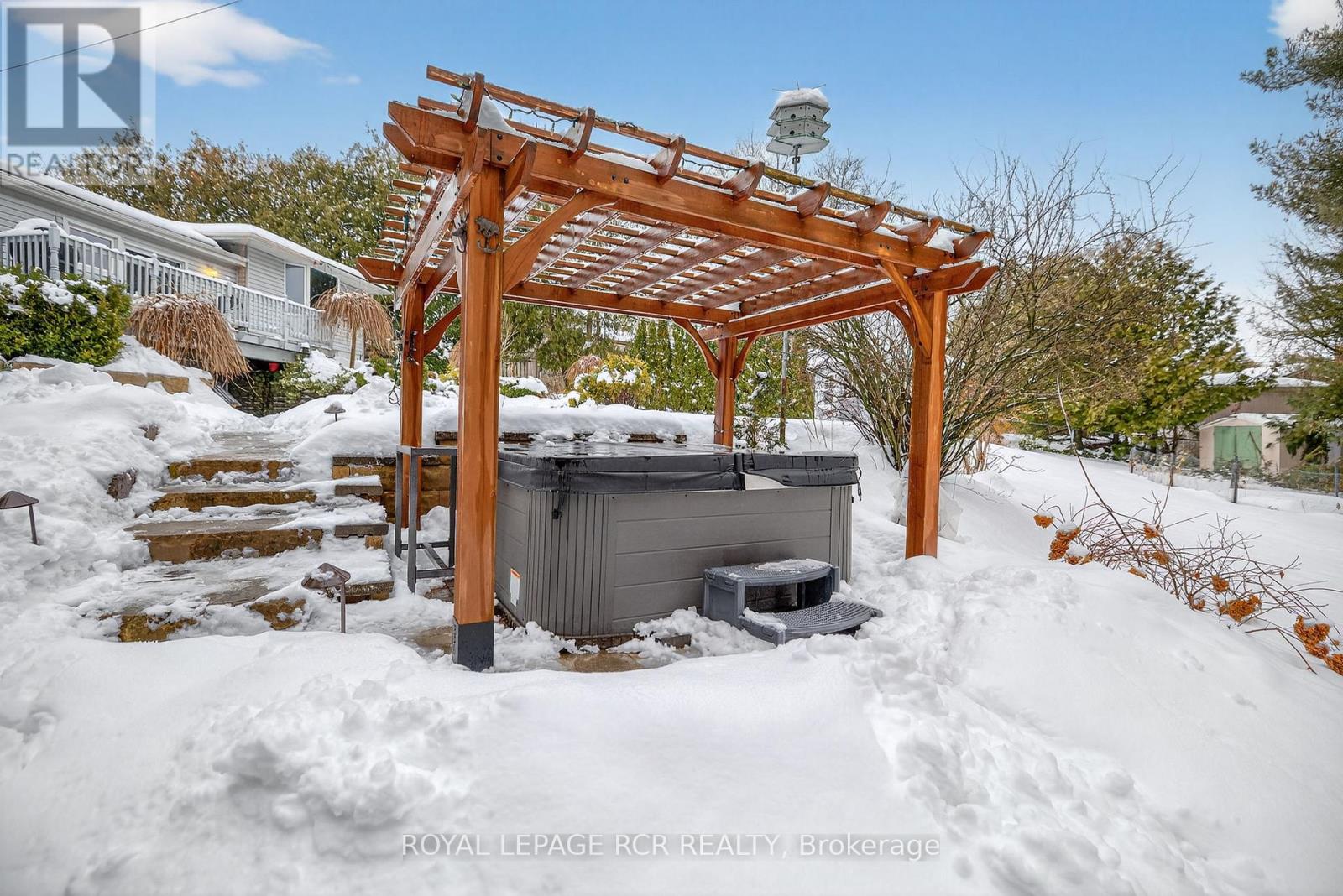 11 Hilltop Drive, Caledon, Ontario  L7C 1K7 - Photo 30 - W12787686