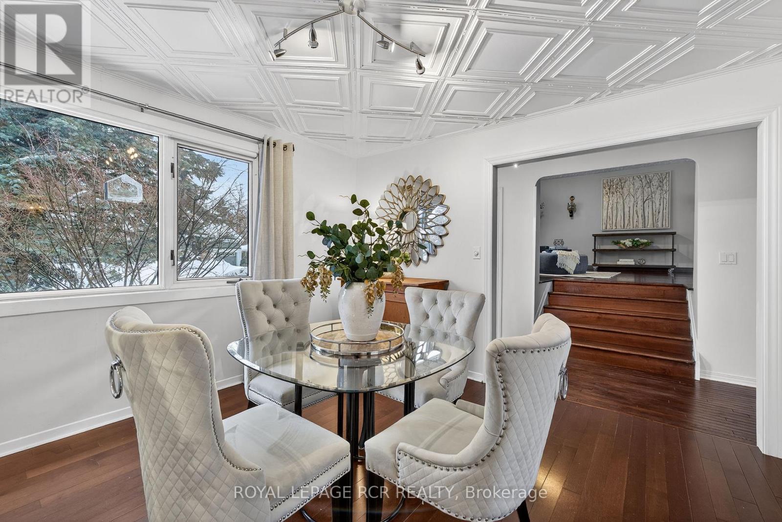 11 Hilltop Drive, Caledon, Ontario  L7C 1K7 - Photo 5 - W12787686