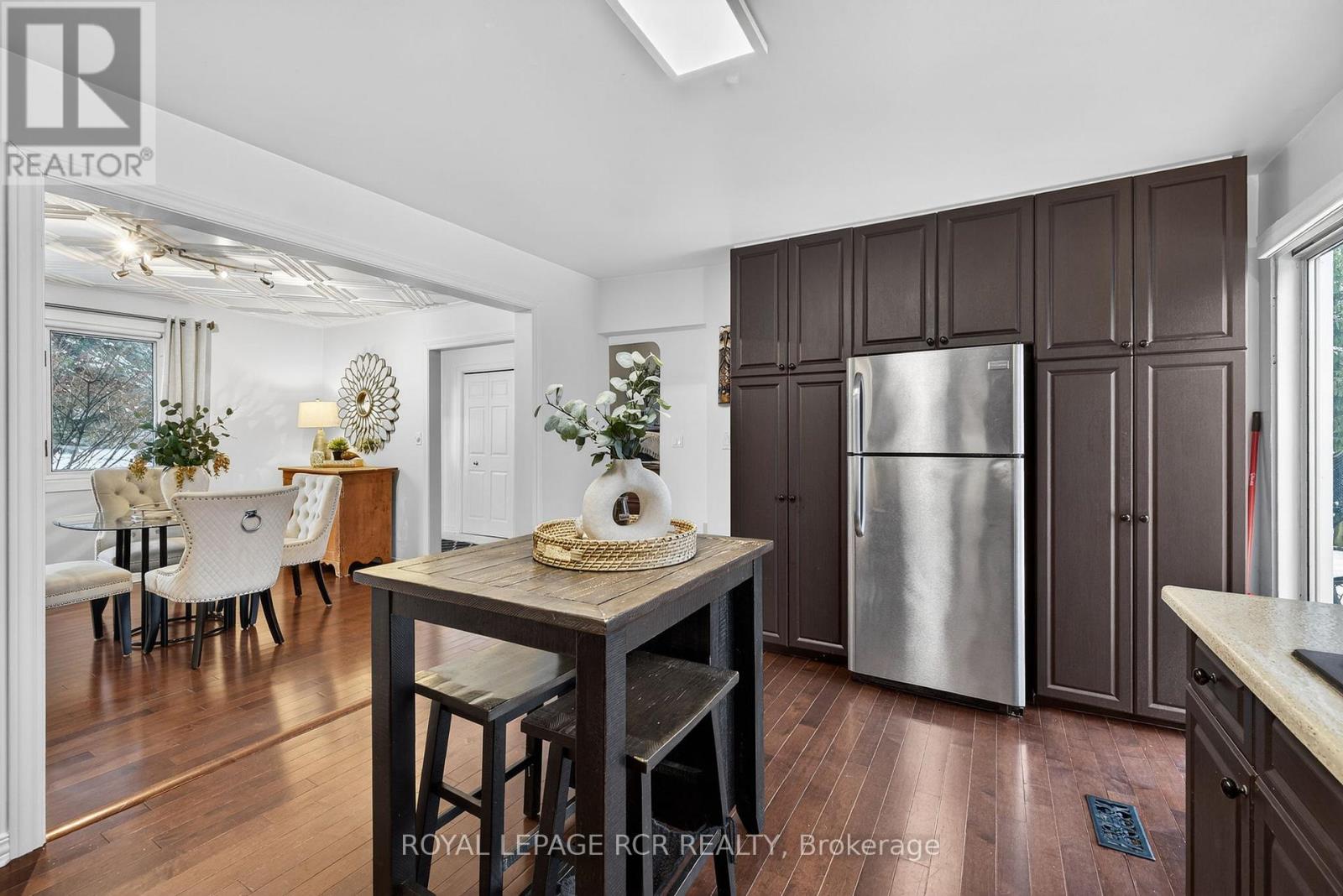 11 Hilltop Drive, Caledon, Ontario  L7C 1K7 - Photo 8 - W12787686