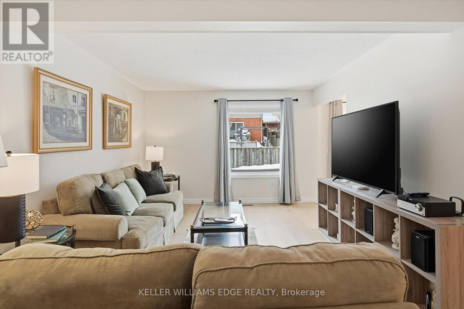 38 Grindstone Way, Hamilton, Ontario  L9H 7B7 - Photo 7 - X12787564