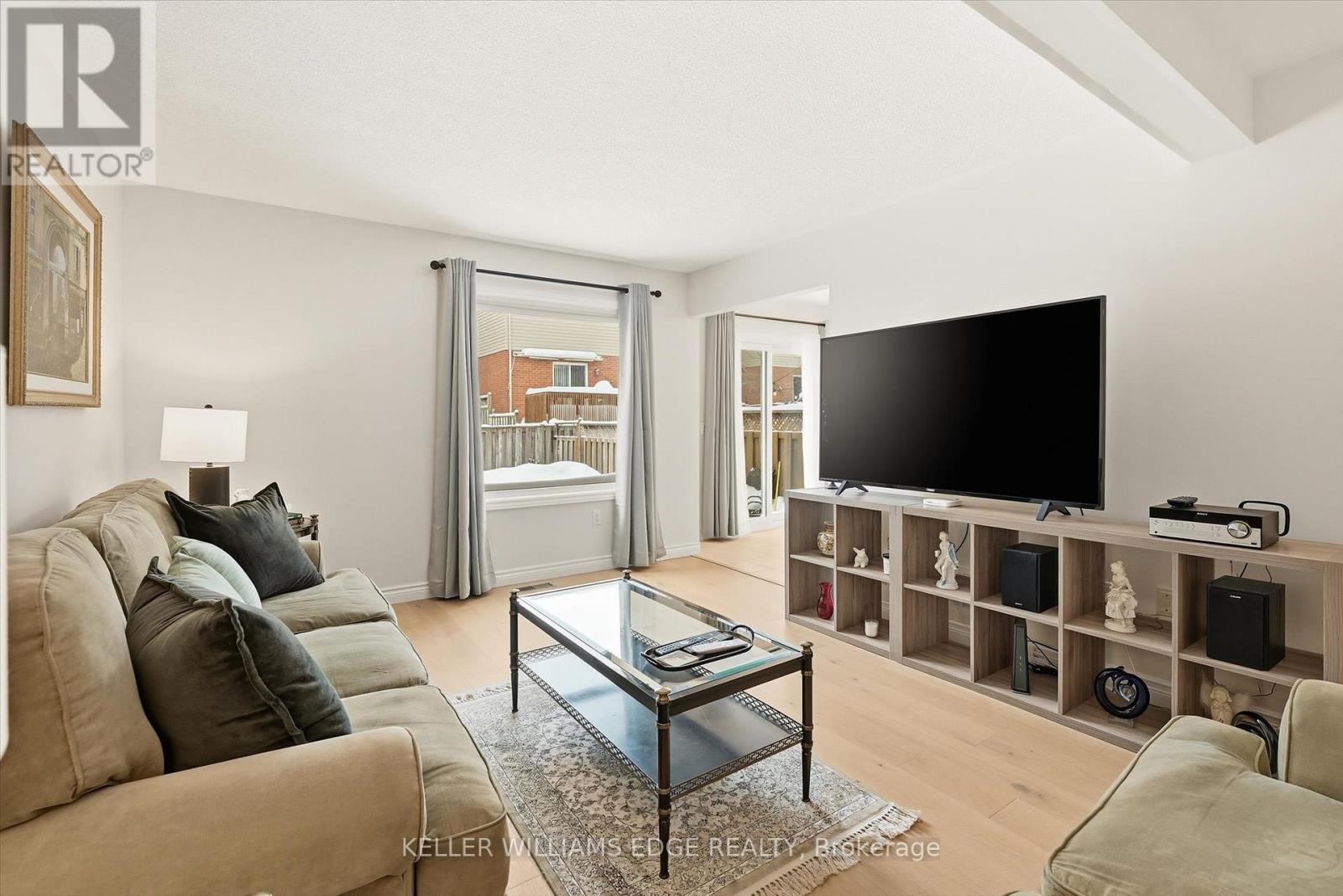 38 Grindstone Way, Hamilton, Ontario  L9H 7B7 - Photo 8 - X12787564