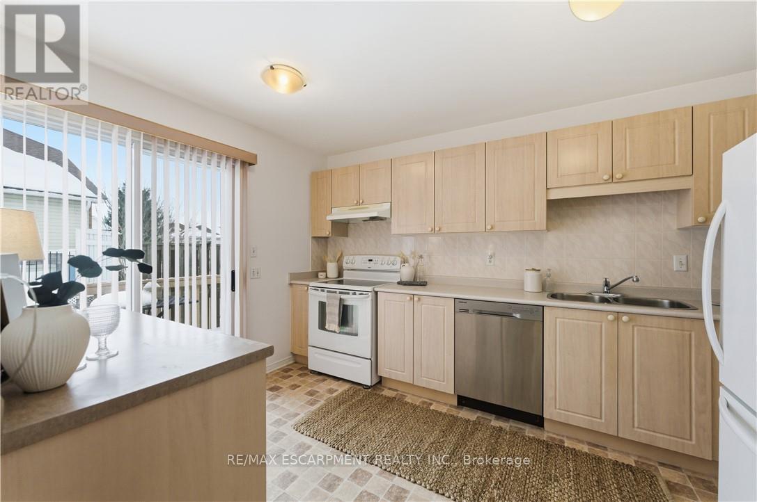 142 Silverbirch Avenue, Hamilton, Ontario  L0R 1W0 - Photo 10 - X12787612