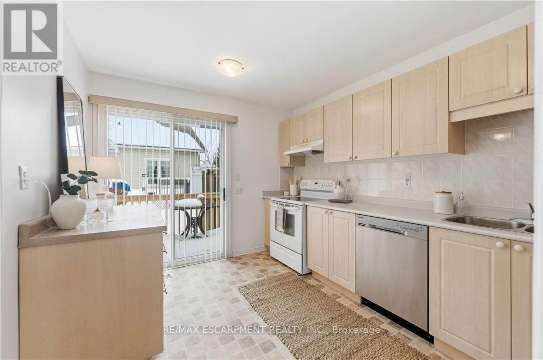 142 Silverbirch Avenue, Hamilton, Ontario  L0R 1W0 - Photo 11 - X12787612