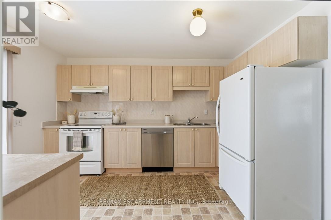 142 Silverbirch Avenue, Hamilton, Ontario  L0R 1W0 - Photo 9 - X12787612