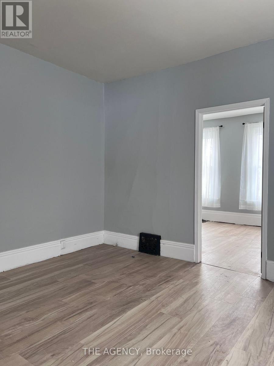 342 Dalhousie Street, Brantford, Ontario  N3S 3W1 - Photo 2 - X12787644