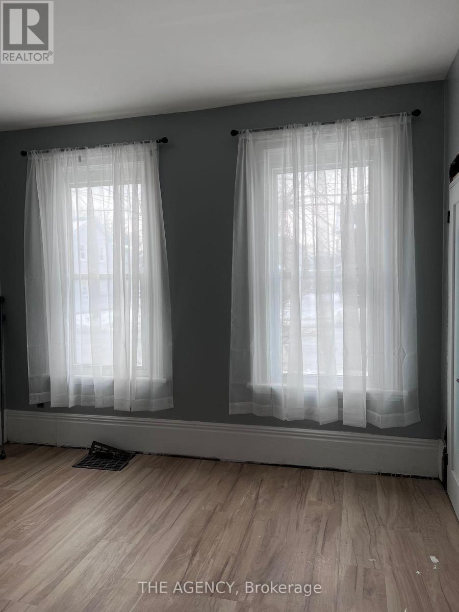 342 Dalhousie Street, Brantford, Ontario  N3S 3W1 - Photo 3 - X12787644