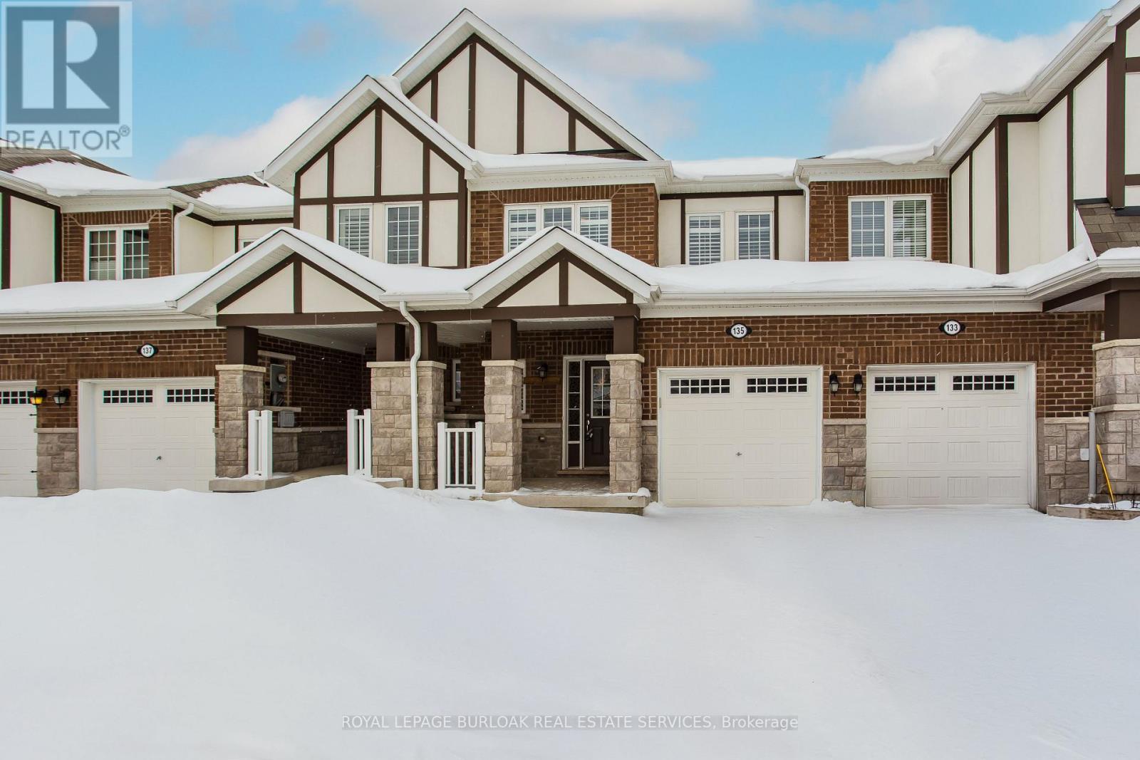 135 MCMONIES DRIVE, Hamilton, Ontario