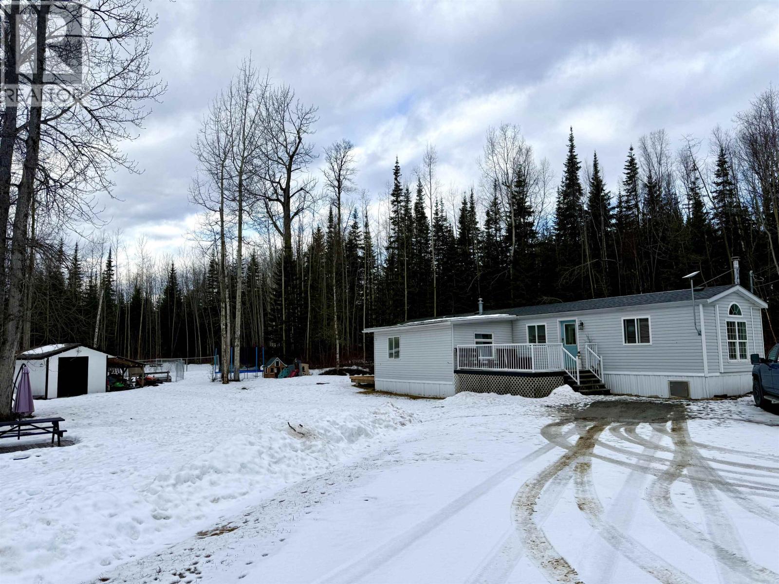 1085 Groveburn Road, Prince George, British Columbia  V2N 6W8 - Photo 2 - R3089811