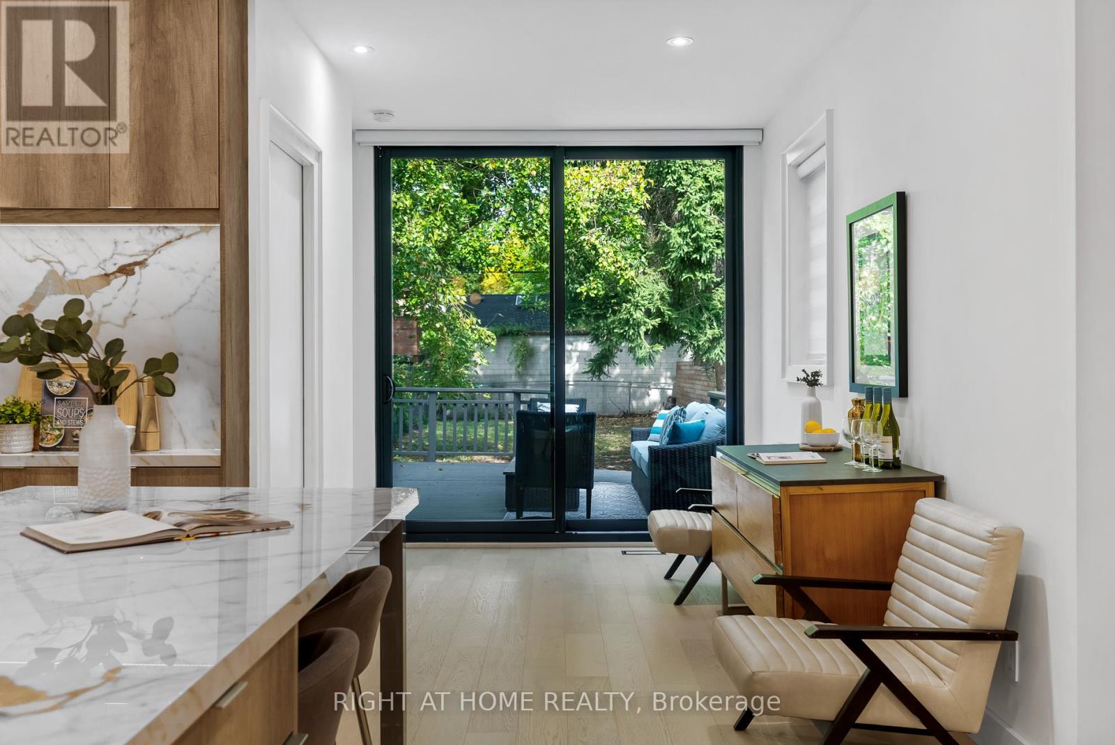 46 Hewitt Avenue, Toronto, Ontario  M6R 1Y3 - Photo 15 - W12787508