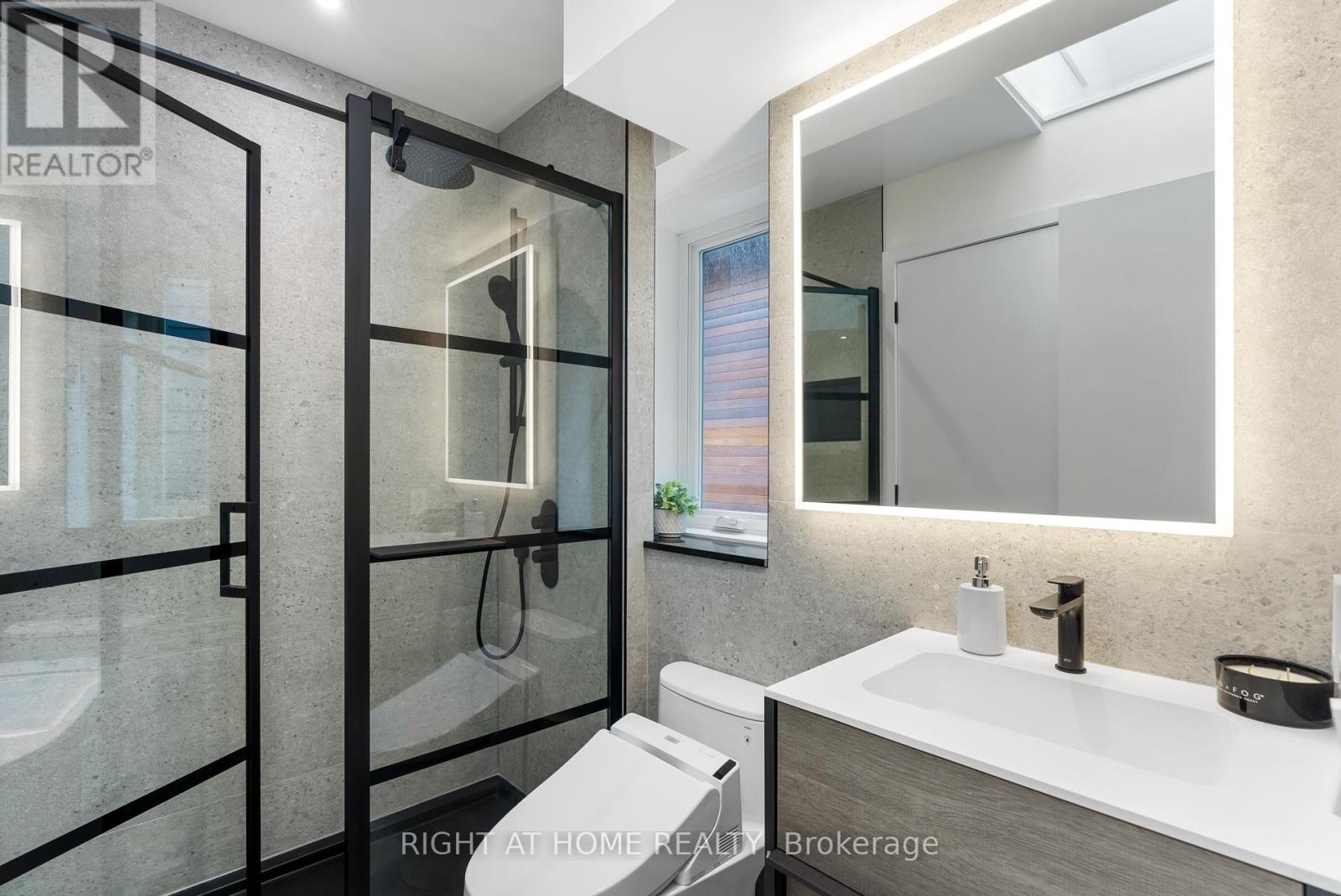 46 Hewitt Avenue, Toronto, Ontario  M6R 1Y3 - Photo 24 - W12787508