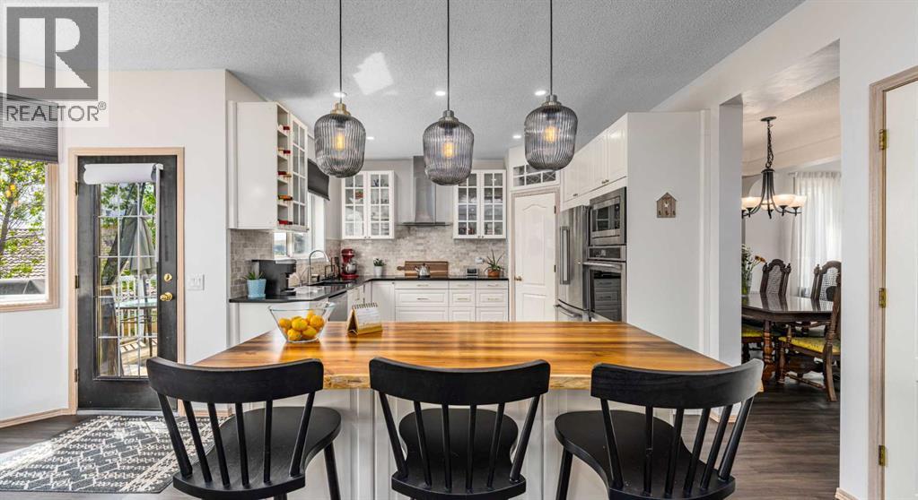 648 Scimitar Bay Nw, Calgary, Alberta  T3L 2B2 - Photo 7 - A2279400