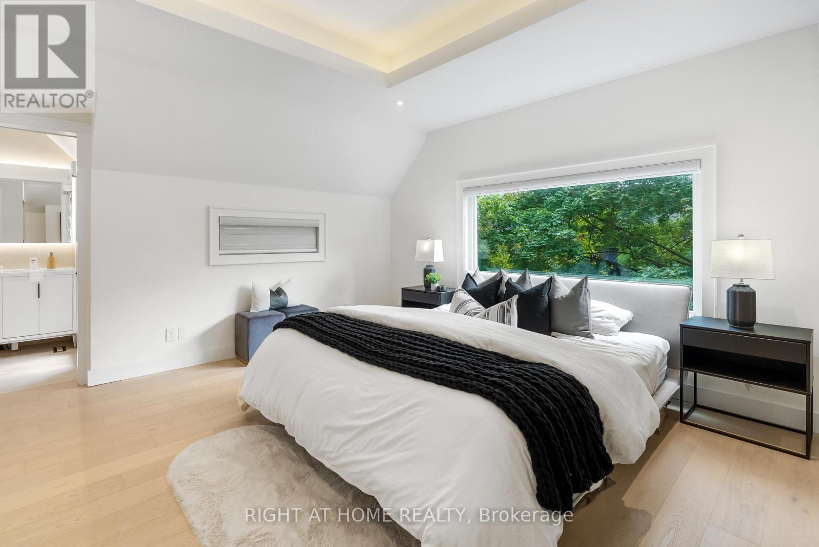 46 Hewitt Avenue, Toronto, Ontario  M6R 1Y3 - Photo 18 - W12787508