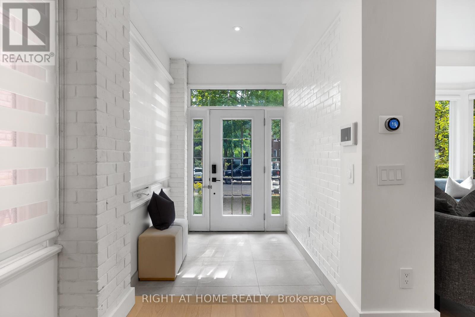 46 Hewitt Avenue, Toronto, Ontario  M6R 1Y3 - Photo 3 - W12787508