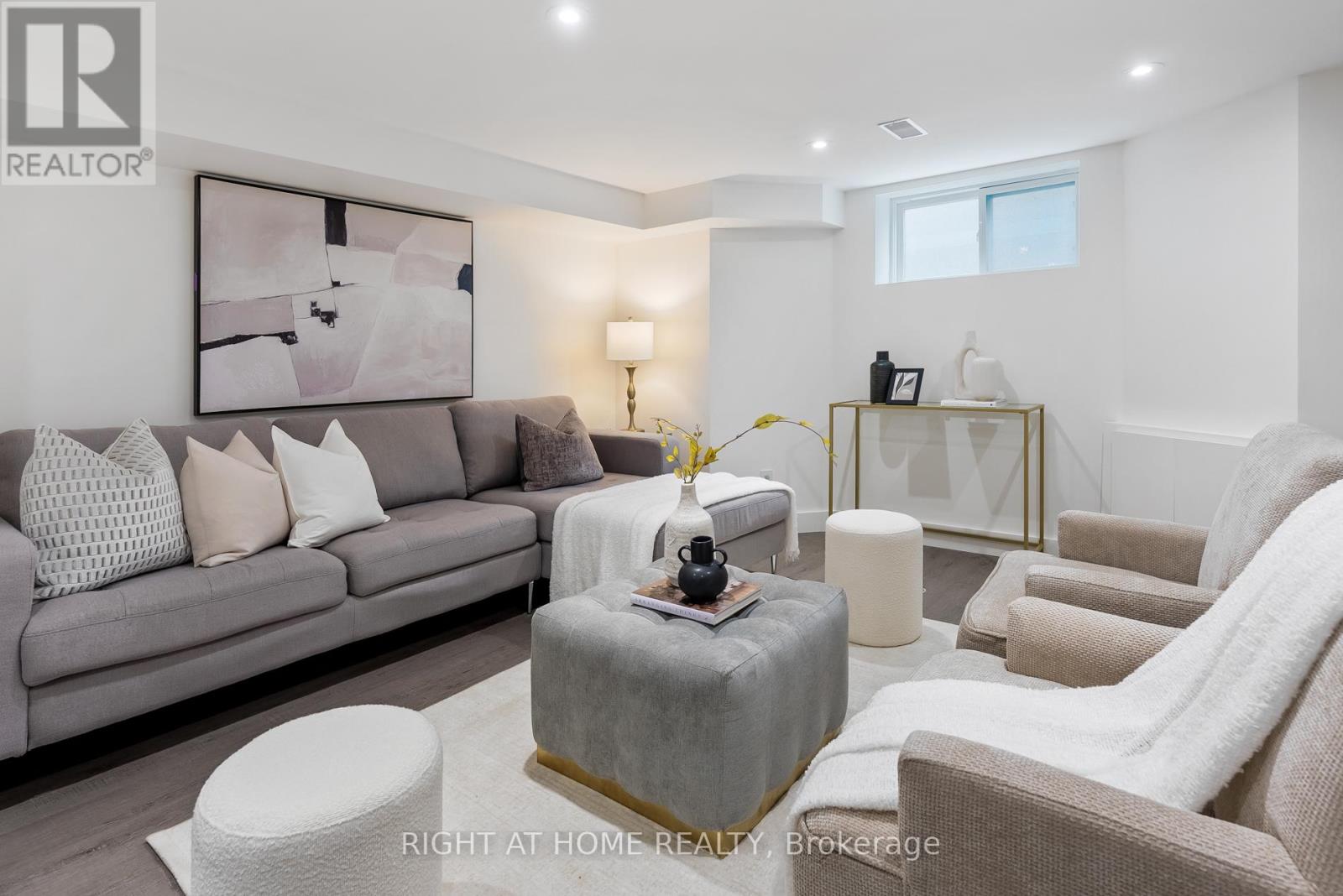 46 Hewitt Avenue, Toronto, Ontario  M6R 1Y3 - Photo 27 - W12787508