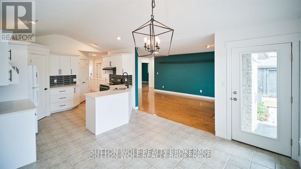 501 Darcy Drive, Strathroy-Caradoc, Ontario  N7G 4K9 - Photo 7 - X12787744