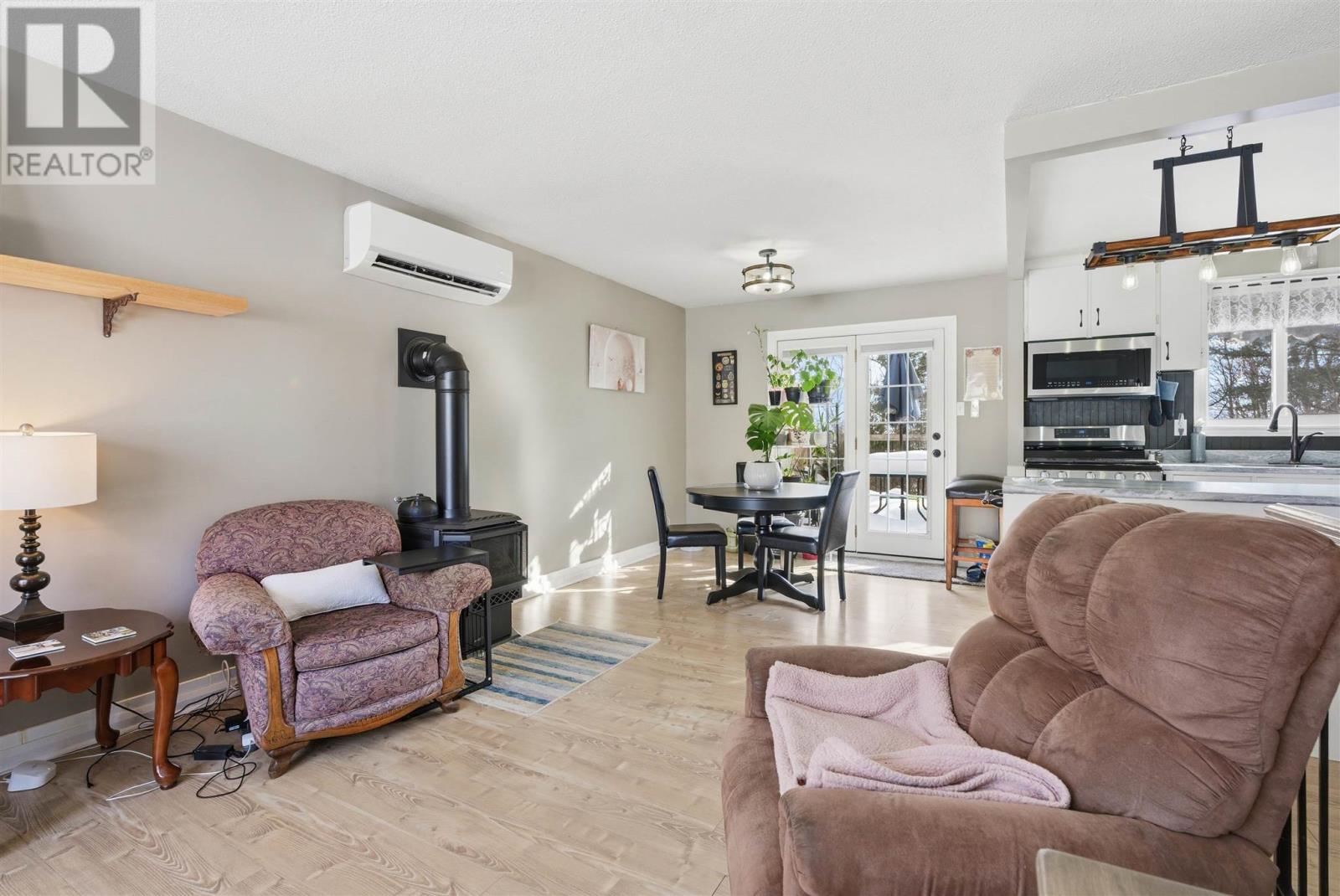 151 Youngfox Rd, Blind River, Ontario  P0R 1B0 - Photo 14 - SM260298