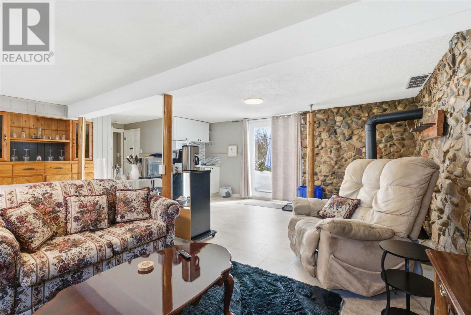 151 Youngfox Rd, Blind River, Ontario  P0R 1B0 - Photo 27 - SM260298