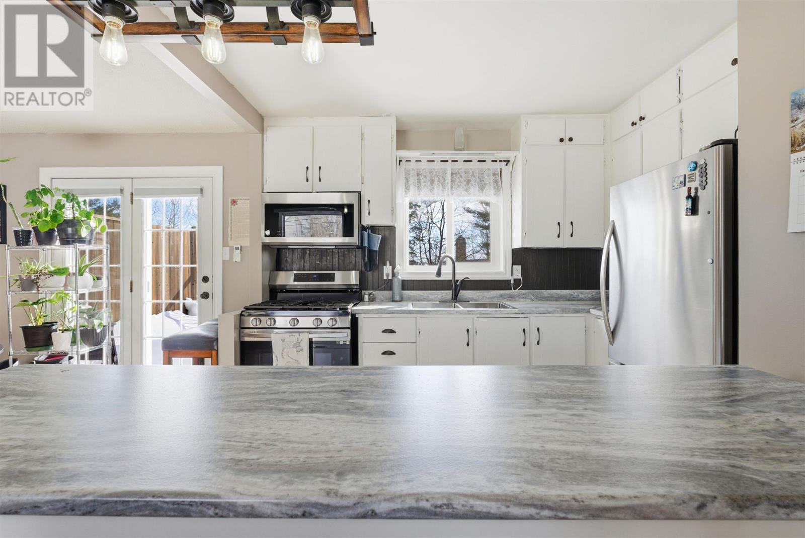 151 Youngfox Rd, Blind River, Ontario  P0R 1B0 - Photo 6 - SM260298