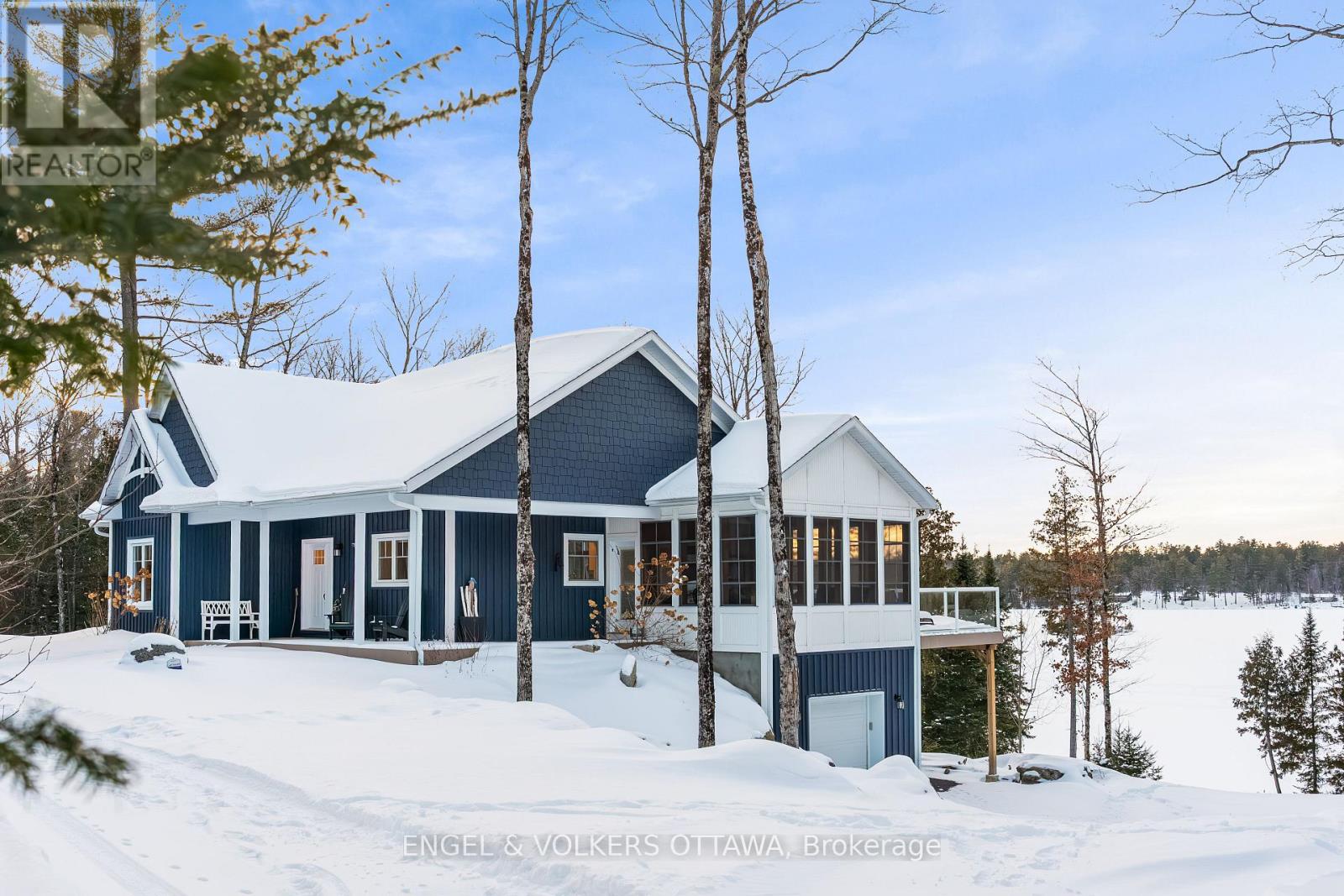 310 Calling Loon Lane, Lanark Highlands, Ontario  K0A 3L0 - Photo 2 - X12787738