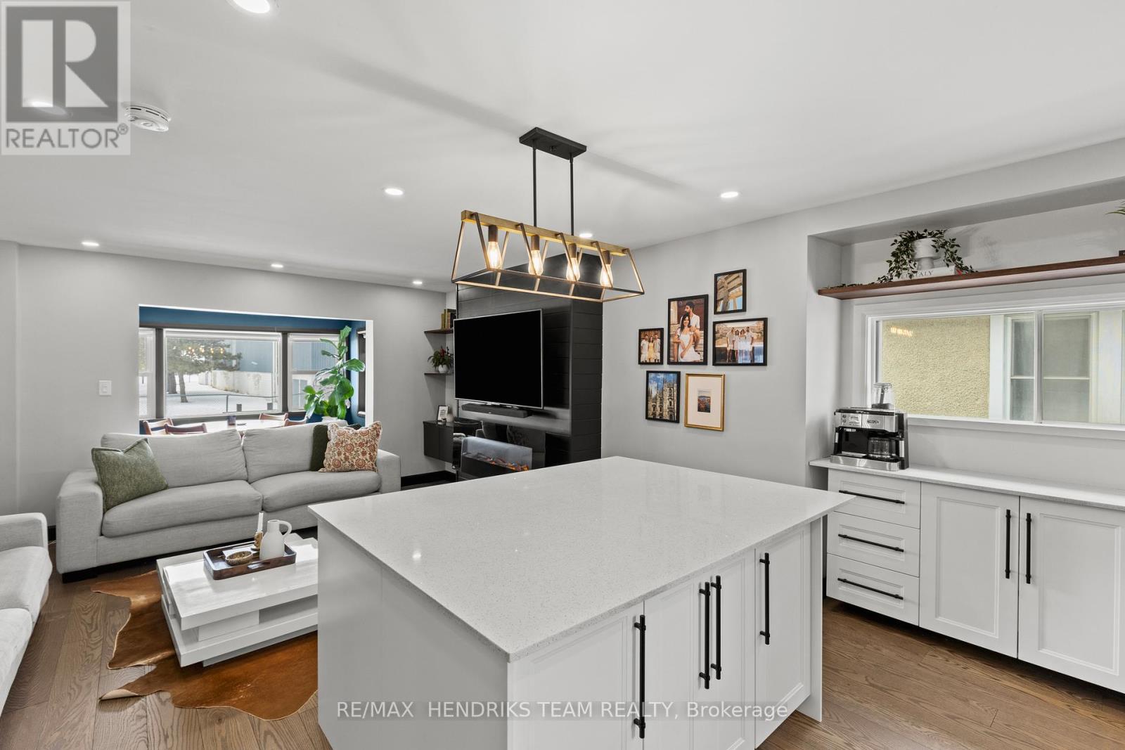 16 Haig Street, St. Catharines, Ontario  L2R 6K6 - Photo 12 - X12787756