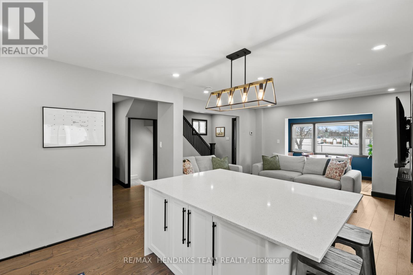 16 Haig Street, St. Catharines, Ontario  L2R 6K6 - Photo 13 - X12787756