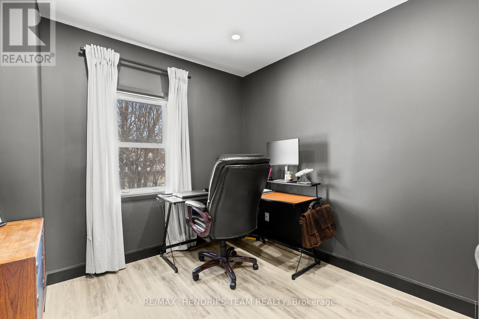 16 Haig Street, St. Catharines, Ontario  L2R 6K6 - Photo 21 - X12787756